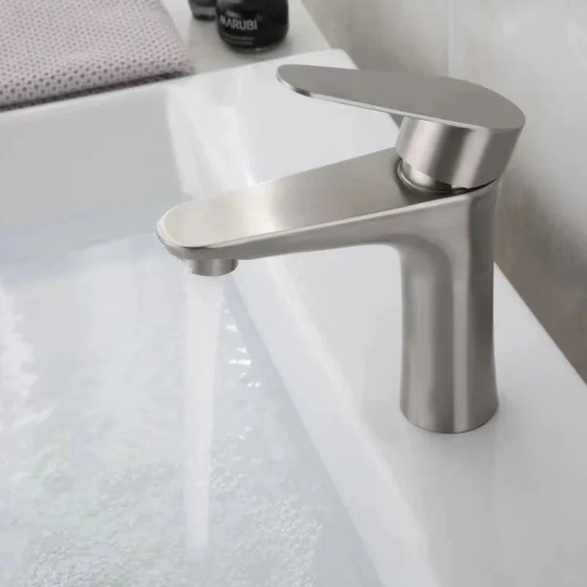 Vòi lavabo nóng lạnh inox 304 20cm mã